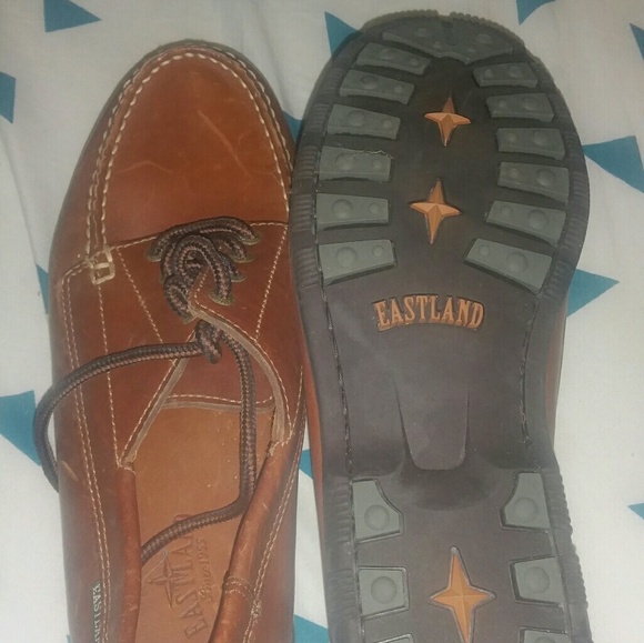 MEN'S SIZE 9 BROWN EASTLAND LOAFERS - Picture 2 of 3